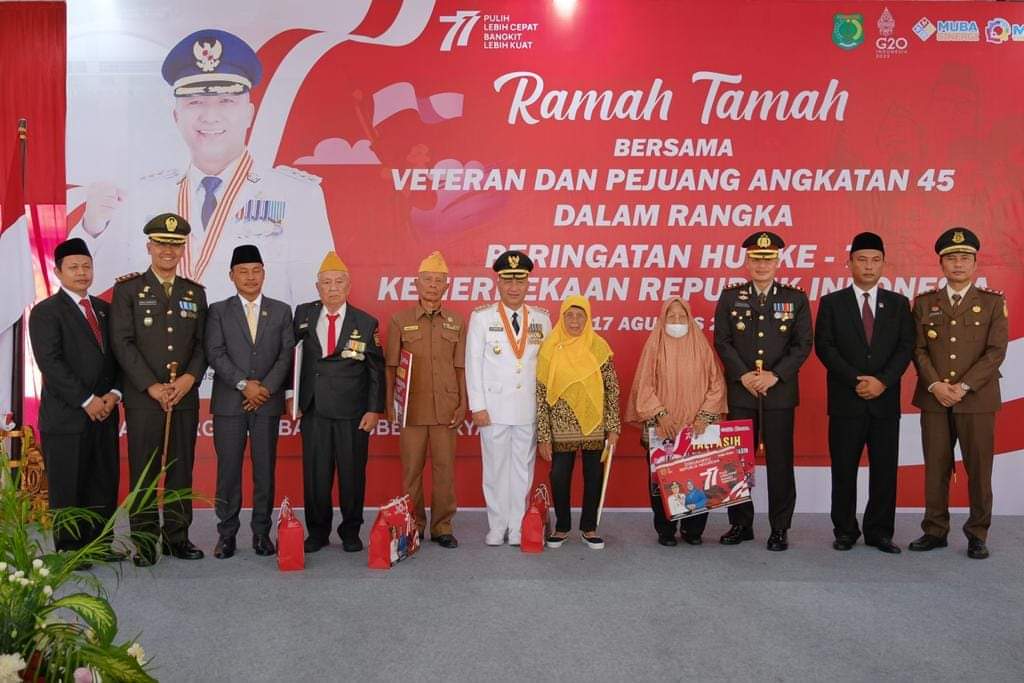 FB_IMG_1660795958673 Maknai HUT RI, Pj Bupati Apriyadi Beri Tali Asih Veteran dan Istri