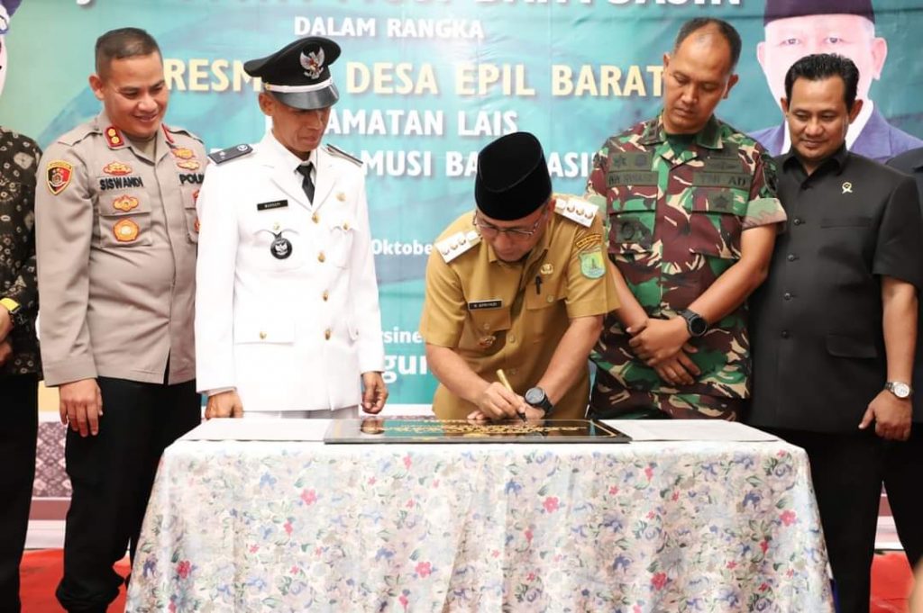 FB_IMG_1665496786950-1024x681 Tujuh Tahun Berjuang, Pj Bupati Apriyadi Wujudkan Keinginan Warga Epil Barat