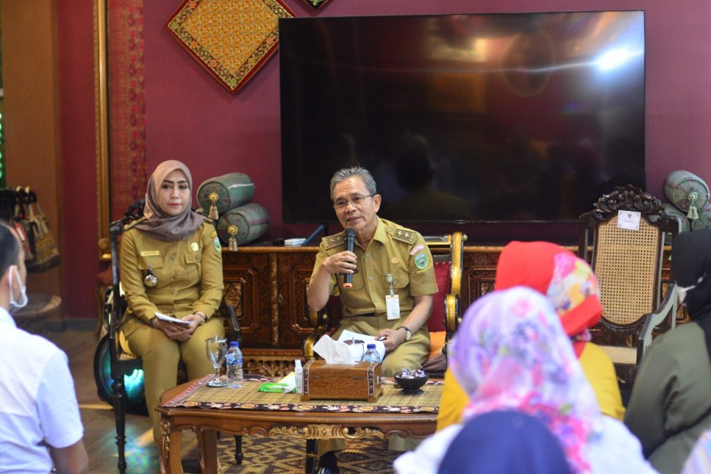 IMG_20221011_090826_049-1024x683 Kembangkan Corak dan Desain Kain Khas Daerah, Pemprov-Dekranasda Sumsel Gelar Pelatihan Bagi IKM Sandang 