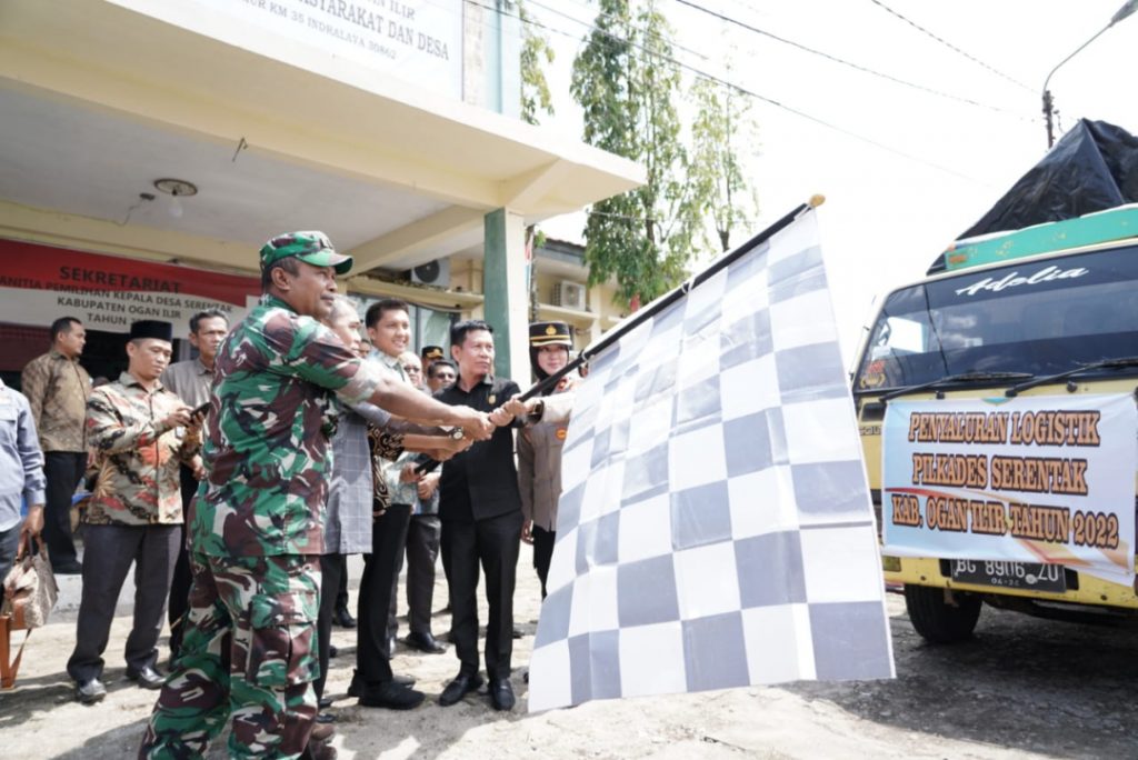b3-1024x684 Bupati Ogan Ilir Lepas Secara Langsung Logistik Pilkades di 16 Kecamatan Kab. Ogan Ilir