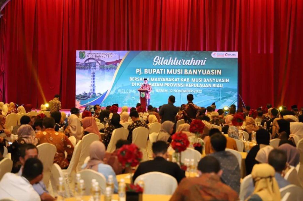 FB_IMG_1668350477073-1024x681 Tarian Nyadike Sawah Buat Nostalgia Warga Muba di Batam