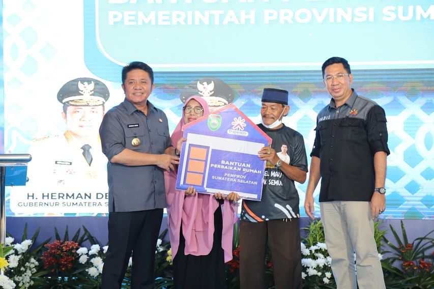 IMG_20221129_104153_523 Herman Deru  Secara Simbolis Bagikan  Rumah Ke 45 KK Usai  Direnovasi Dalam  Program Pembugaran/Peremajaan Pemukiman Kumuh
