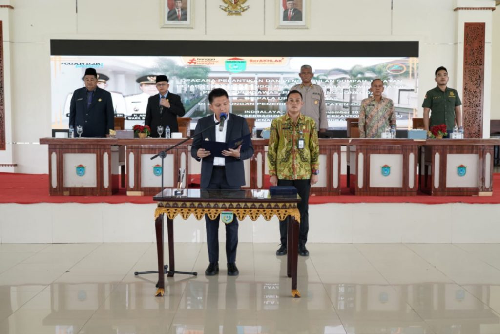 a10-1024x684 Bupati Panca Wijaya Akbar, SH Kembali Lantik Pejabat di Lingkungan Pemkab Ogan Ilir