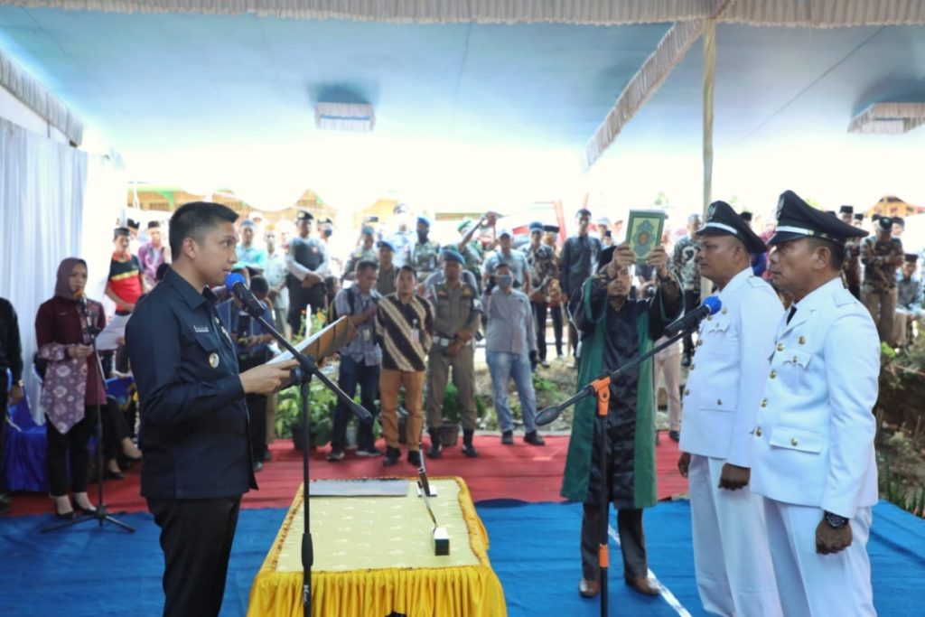 a2-4-1024x683 Lantik Delapan Kades Terpilih, Bupati Panca Wijaya Akbar, SH: Kepala Desa Hendaknya Mengutamakan Kepentingan Masyarakat