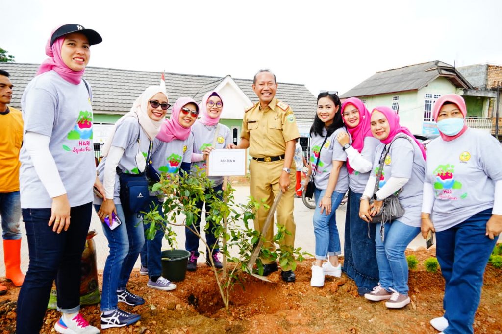 B5-1024x682 Peringati Hari Sejuta Pohon, Perwosi Sumsel Gelar Penanaman Pohon