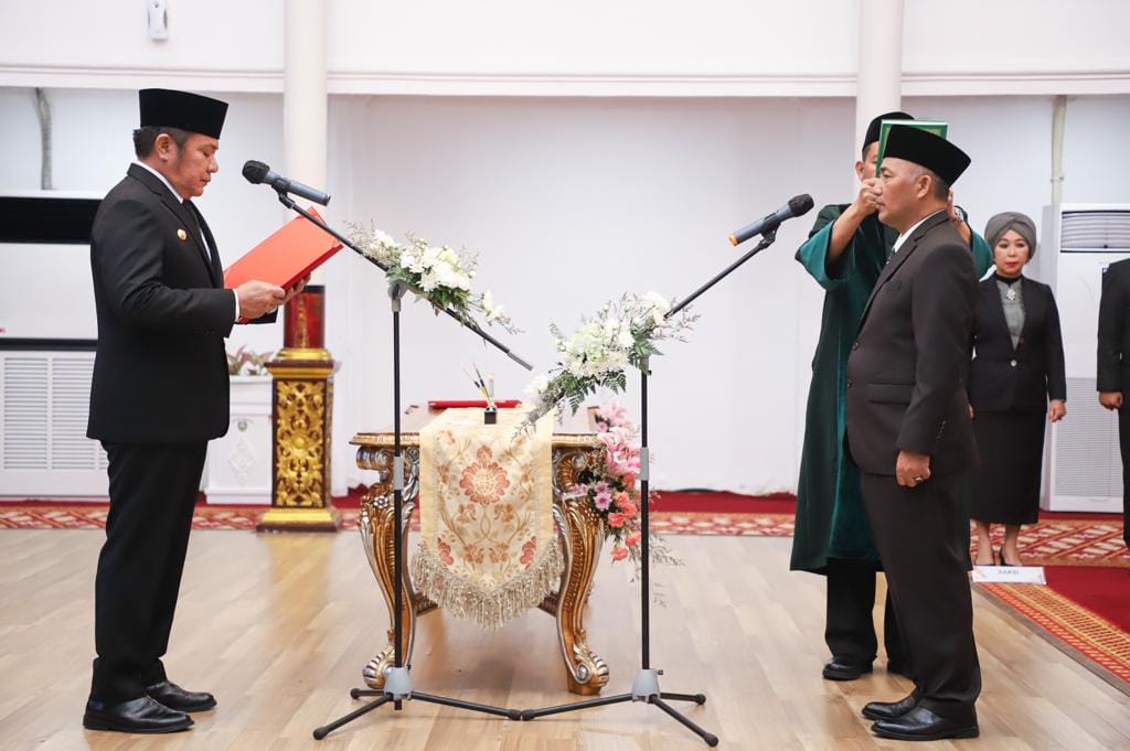 A2-11 Gubernur Herman Deru Lantik Pj Bupati Apriyadi Jadi Sekda Muba Definitif