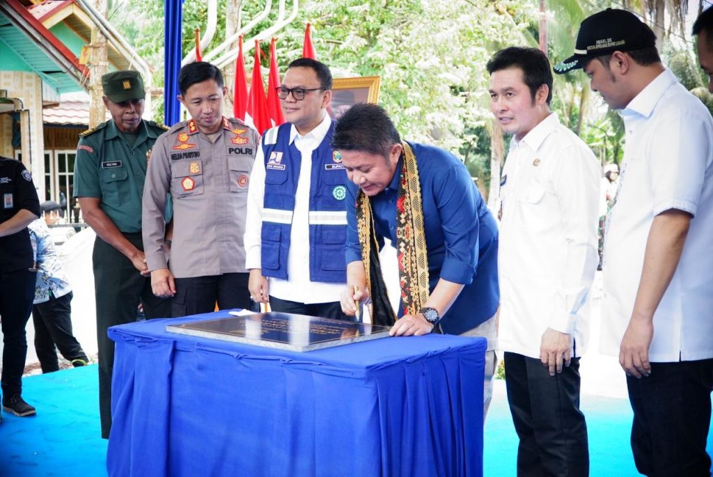 a2-3-1024x685 Warga Ucap Syukur, Jembatan Ayek Bayau Lintang Kanan Kabupaten Empat Lawang Diresmikan Gubernur Herman Deru