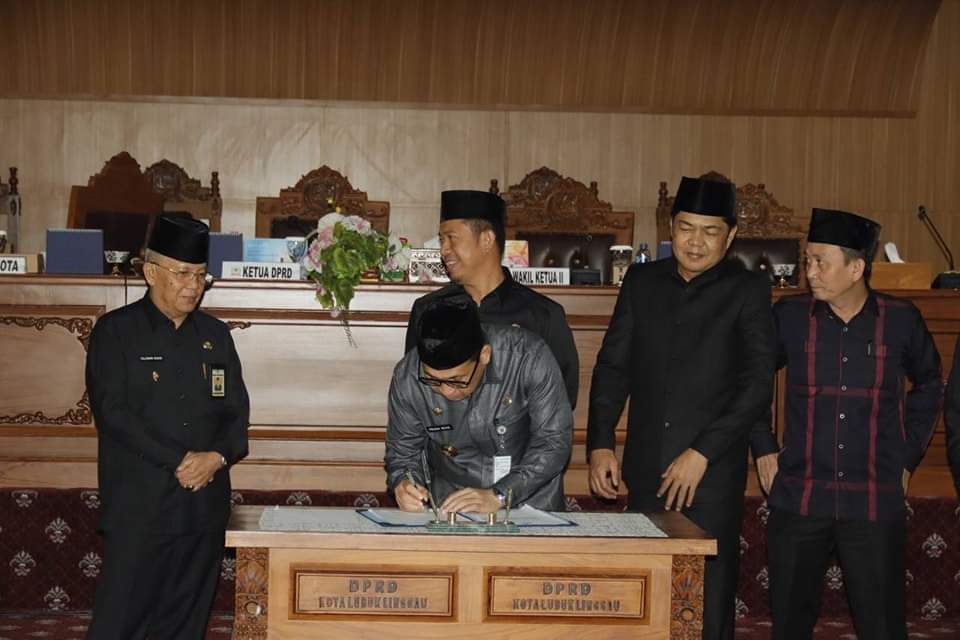 a2 Wako dan Wawako Lubuklinggau Hadiri Rapat Paripurna DPRD