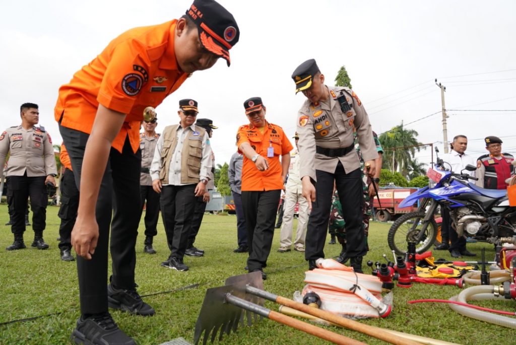 a8-1-1024x685 Bupati Ogan Ilir, Panca Wijaya Akbar, SH Ikuti Apel Pasukan Cegah Karhutlah