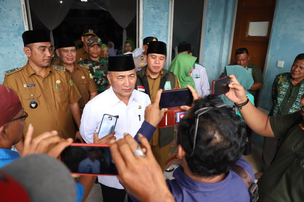 A1-1 PJ Bupati H Apriyadi Tanda Tangani Perbup, 10 April THR Honorer di Muba Cair