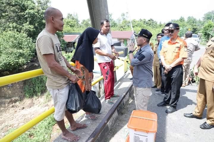 A1 Pj Bupati Apriyadi Keluarkan Surat Pendirian Pos Komando Bencana