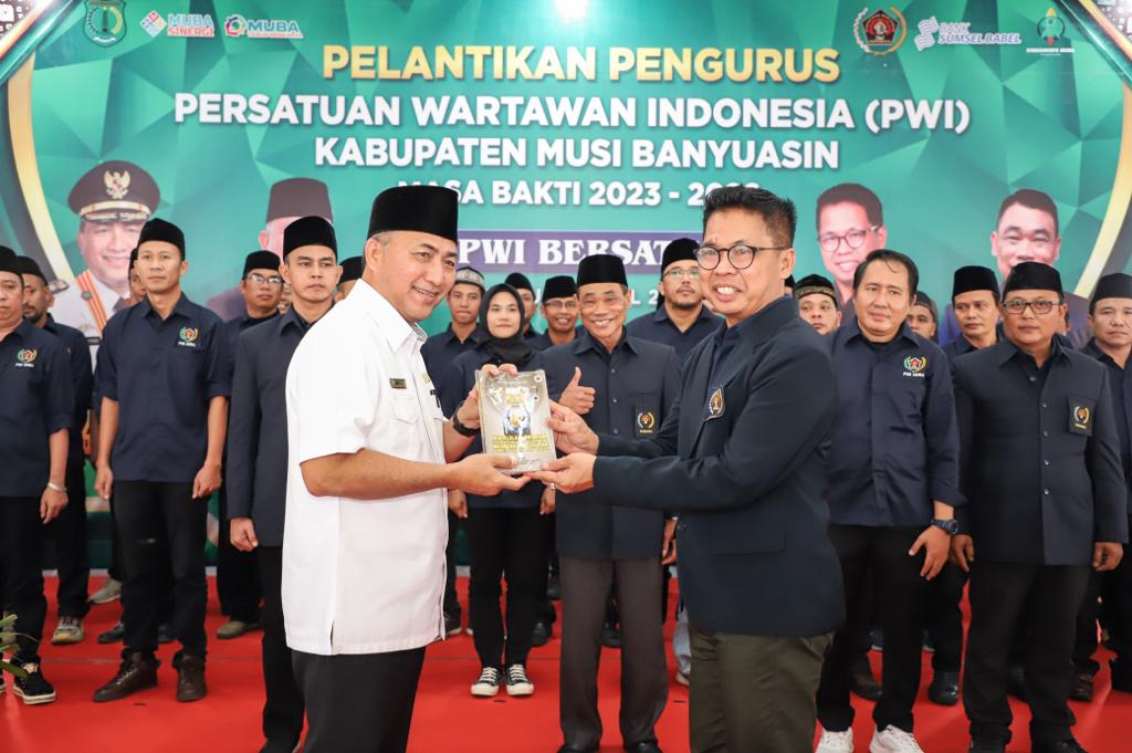 A4-4 Pj Bupati Apriyadi Minta PWI Muba Turut Menjaga Kondusif Daerah dan Bersinergi