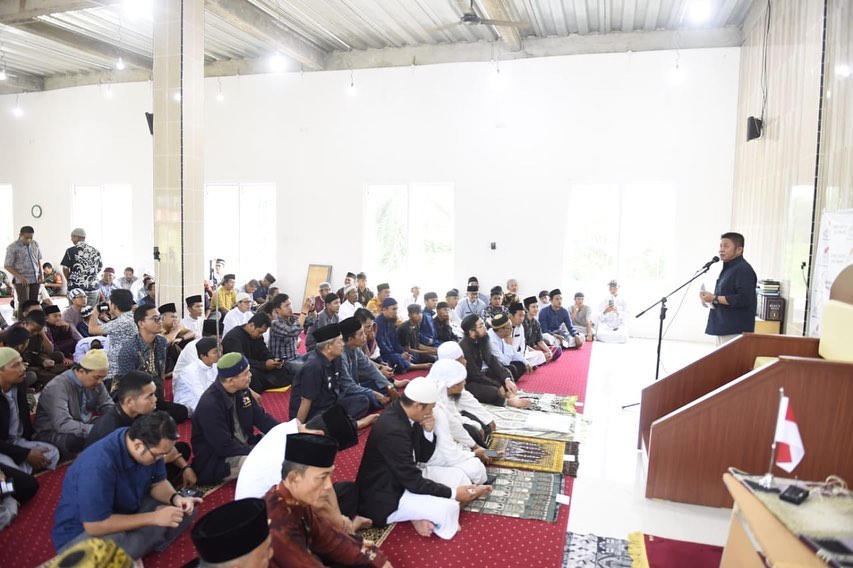 A7 Shalat Jumat di Lebung Gajah, Gubernur Herman Deru: Luar Biasa, Bangun Masjid dengan Gotong Royong