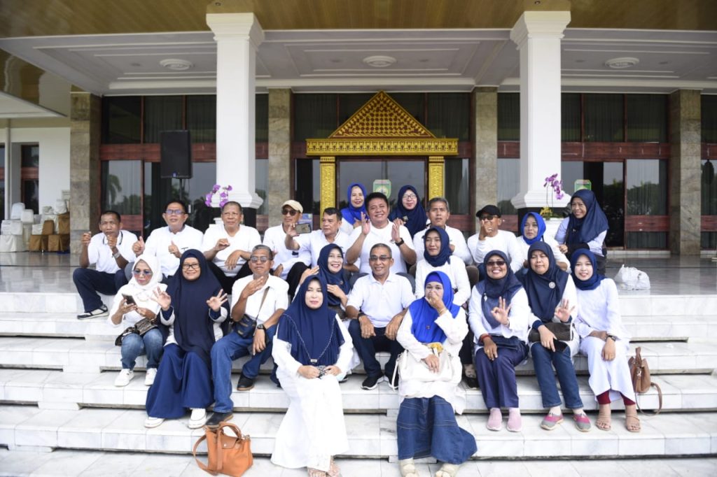 IMG_20230425_052034_378-1024x682 Hari Ketiga Lebaran, Gubernur Herman Deru Senam dan Halal Bihalal Bersama Alumni Smanta Palembang 