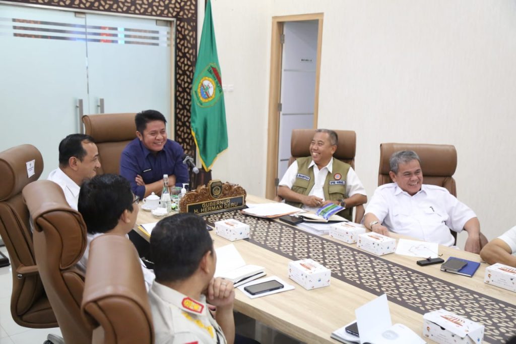 IMG_20230427_092420_980-1024x682 Serius Antisipasi Bencana Kekeringan dan Karhutla, Herman Deru Keluarkan SK Gubernur Terkait Izin TMC