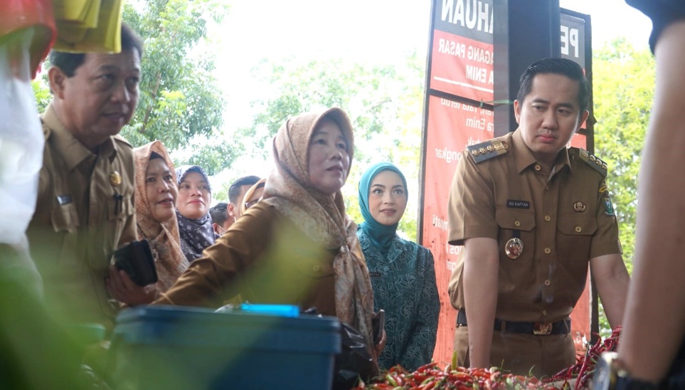 Screenshot_20230420_095042_Chrome Pastikan Stabilitas Harga dan Persediaan Cukup, Plt Bupati Sidak Pasar Inpres dan Pasar Bantingan