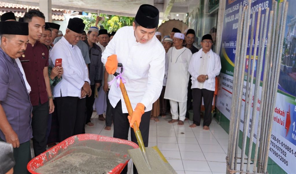 b5-1024x601 Plt Bupati Kaffah Letakan Batu Pertama Revitalisasi Masjid Al-Taqorrub