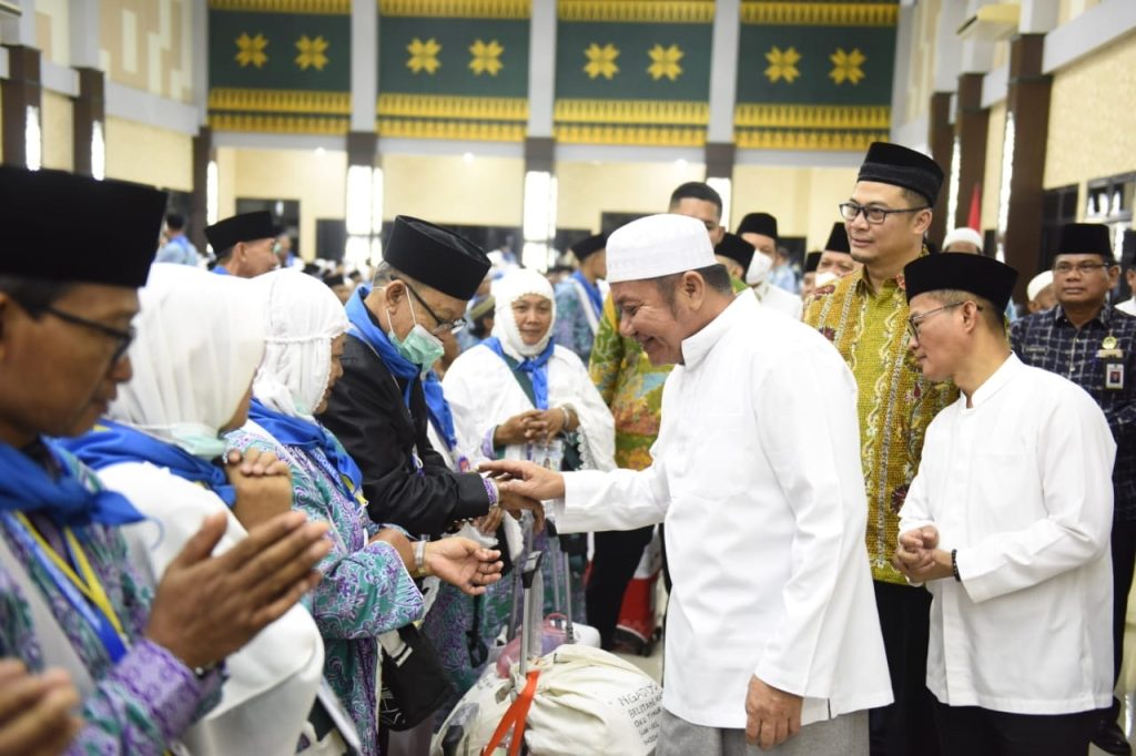 C1-1024x682 Herman Deru Lepas Keberangkatan 360 Orang Jemaah Calon Haji Keloter 1 Asal Sumsel Menuju Tanah Suci