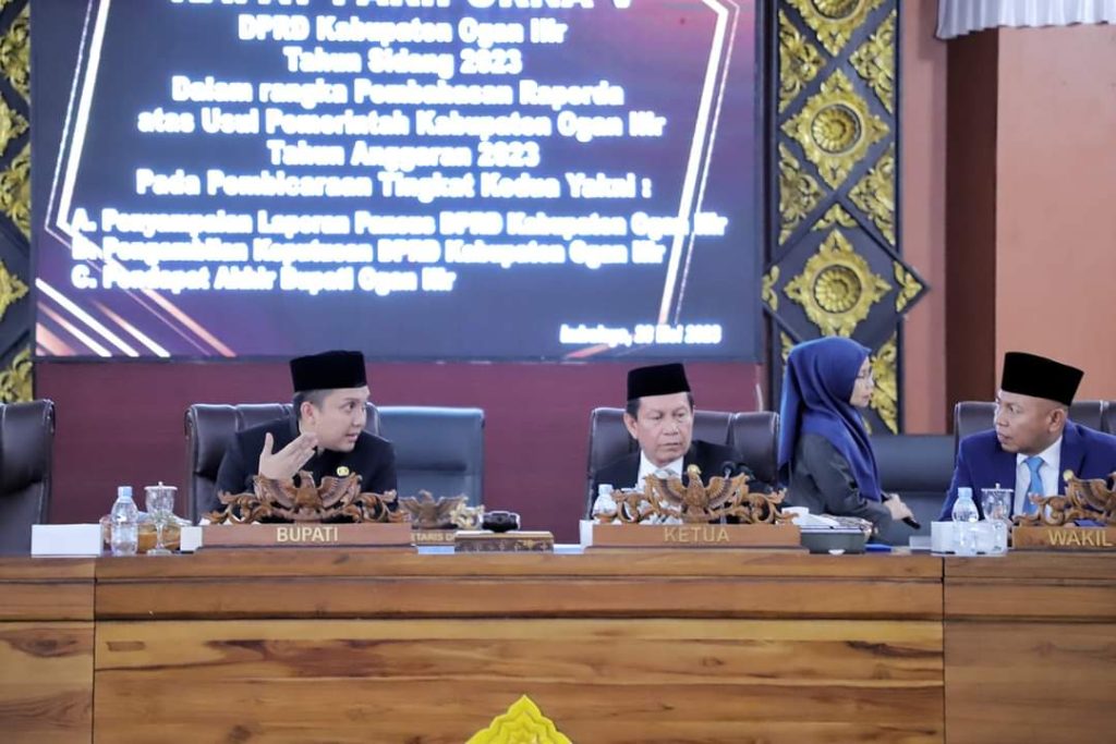 FB_IMG_1684888766775-1024x683 Pembahasan Raperda, Bupati Panca Wijaya Akbar, SH Hadiri Rapat Paripurna V DPRD Kabupaten Ogan Ilir