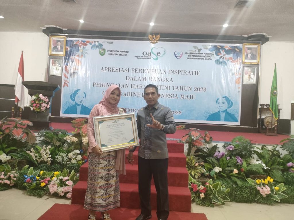 IMG-20230531-WA0079-1024x768 Nova Dwi, GURU Honorer OKI Terima Penghargaan Perempuan Inspiratif di Sumsel