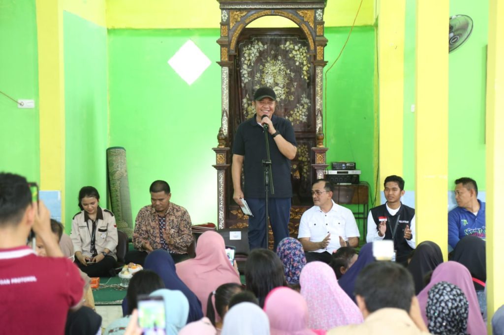 a2-3-1024x682 Fasilitasi Air Bersih Masyarakat, Herman Deru Instruksikan Disperkim Pasang Instalasi PDAM di Kampung Sungai Pedado