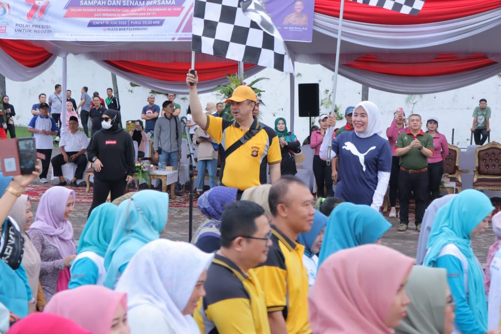 A5-1-1024x682 Warga Antusias Ikuti Jalan Santai HUT ke-1340 Kota Palembang Sambil Pungut Sampah