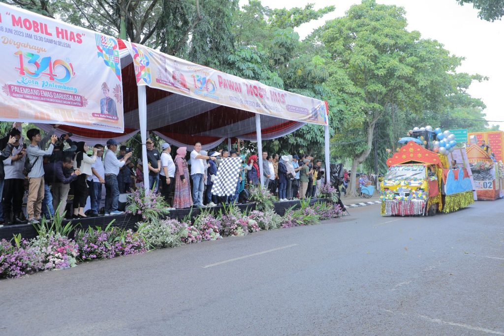 Whats_App_Image_2023_06_18_at_16_30_08_edfcc0c781-1024x682 Karnaval Mobil Hias, Meriahkan HUT Kota Palembang