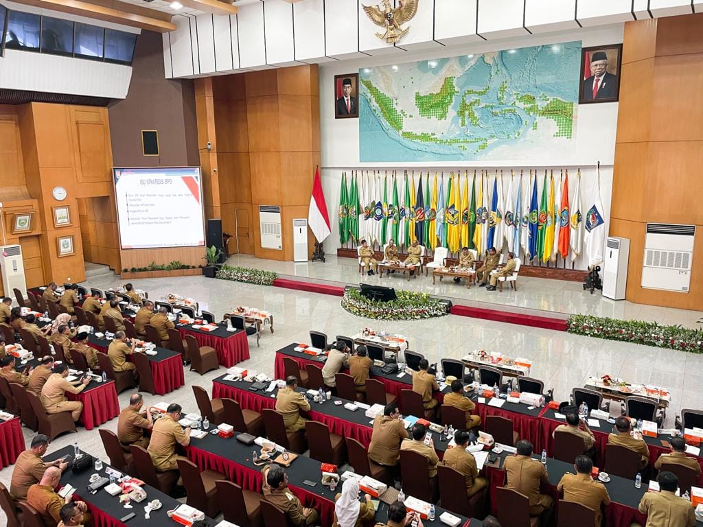 a1-1 Pj Bupati Apriyadi Dapat Instruksi Mendagri Sukseskan Pemilu 2024