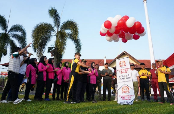 a1-13 Meriahkan Bhayangkara ke-77, Sekda Muhsin Abdullah dan Wakapolres Ogan Ilir Antusias Senam, Jalan Santai dan Fun Bike Bersama