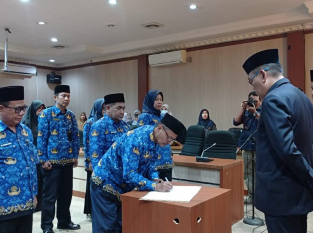 a1-6-1024x764 Pejabat Administrator dan Pengawas Pemda Lahat Dilantik