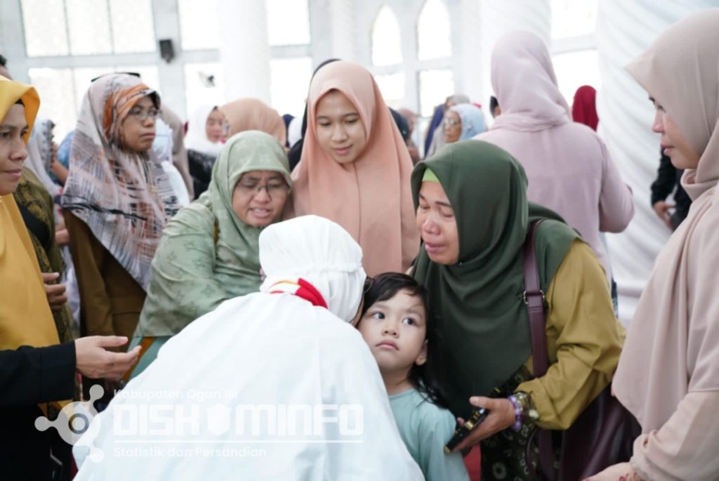sekda-muhsin-abdullah-melepas-10-jamaah-calon-haji-kab-ogan-ilir-1024x685 Sekda Muhsin Abdullah Melepas 10 Jamaah Calon Haji Kabupaten Ogan Ilir