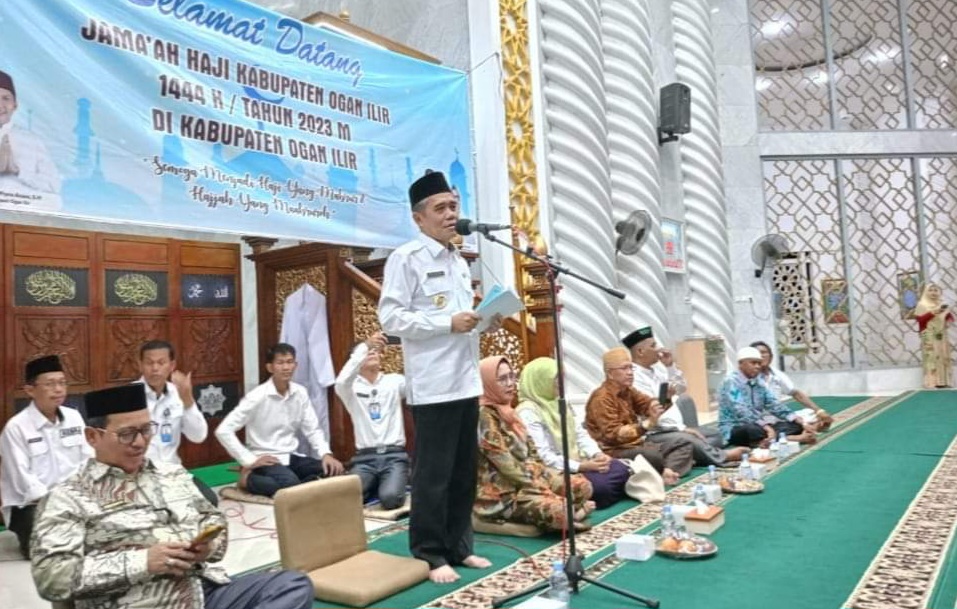 FB_IMG_1689233150117 Penuh Rasa Syukur Wabup H. Ardani Sambut Kembalinya Jamaah Haji Kab. Ogan Ilir Tahun 1444H