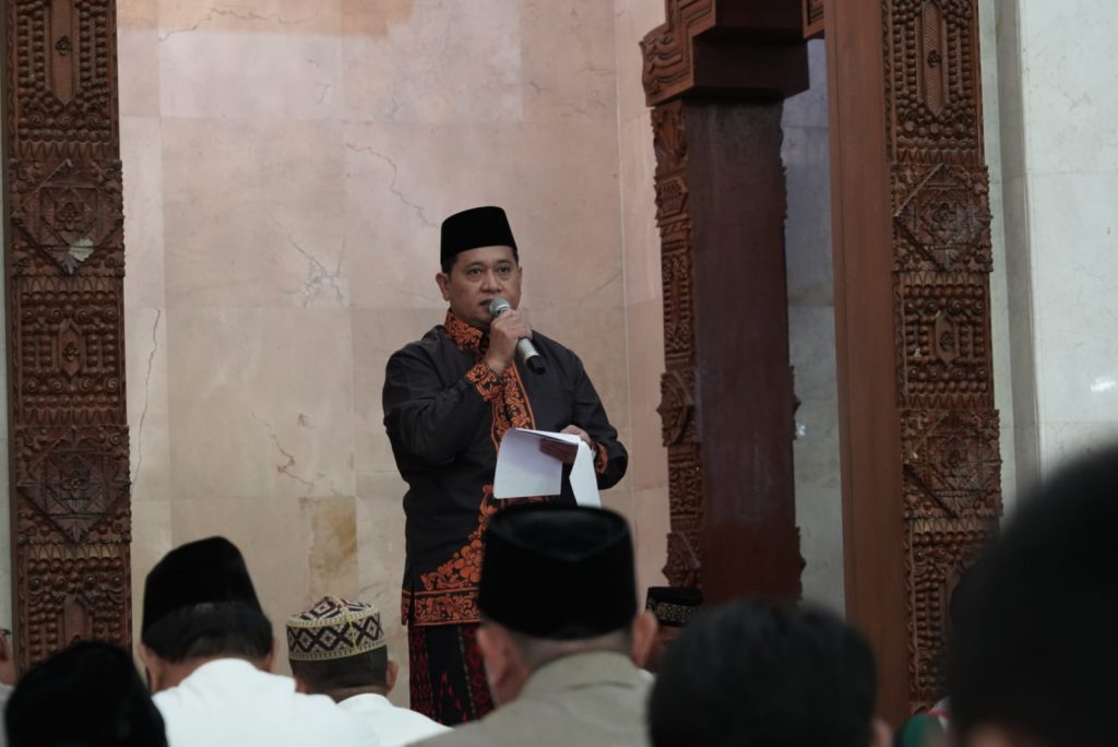 IMG-20230629-WA0005-1024x684-1 Bupati Bersama Wakil Bupati Banyuasin Shalat Idul Adha di Masjid Agung Al-Amir