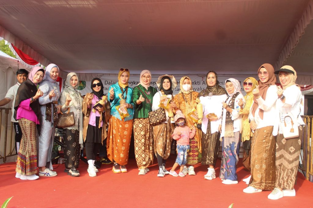 IMG-20230714-WA0038-1024x681 Masyarakat Muba Bangga Berkebaya dan Gambo Muba