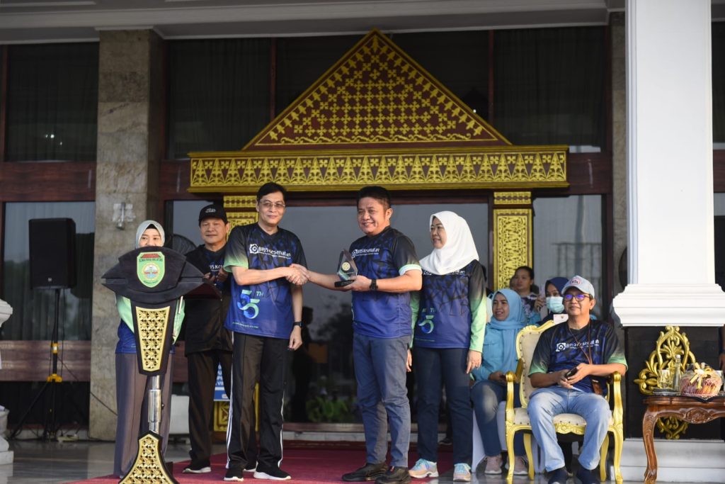 IMG_20230715_122425_278-1024x683 Tingkatkan Kualitas Usia Harapan Hidup Masyarakat, Herman Deru dan BPJS Sinergi Masifkan Olahraga