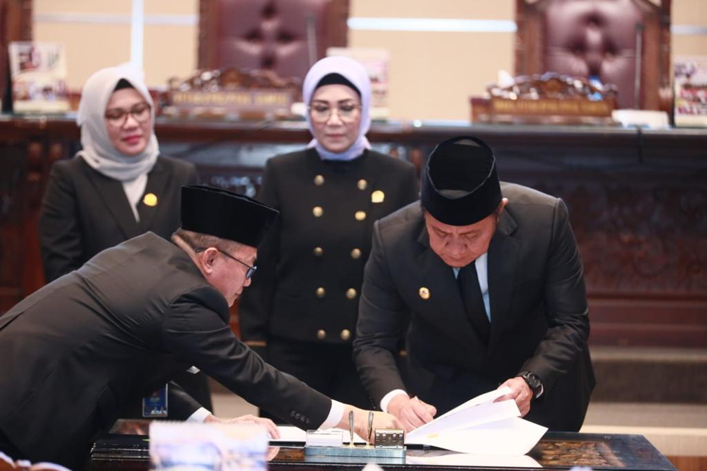 IMG_20230725_091753_219 Gubernur Herman Deru Bersama Unsur Pimpinan DPRD Sumsel Tandatangani Nota Kesepakatan KUA-PPAS APBD  Tahun Anggaran 2024