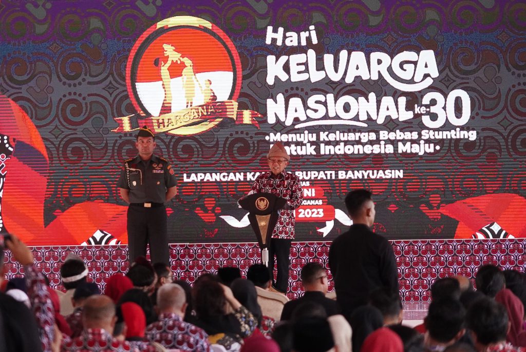 KMF03480-2-1024x685-1 Ribuan Masyarakat Antusias Menyaksikan Grup Band Ungu