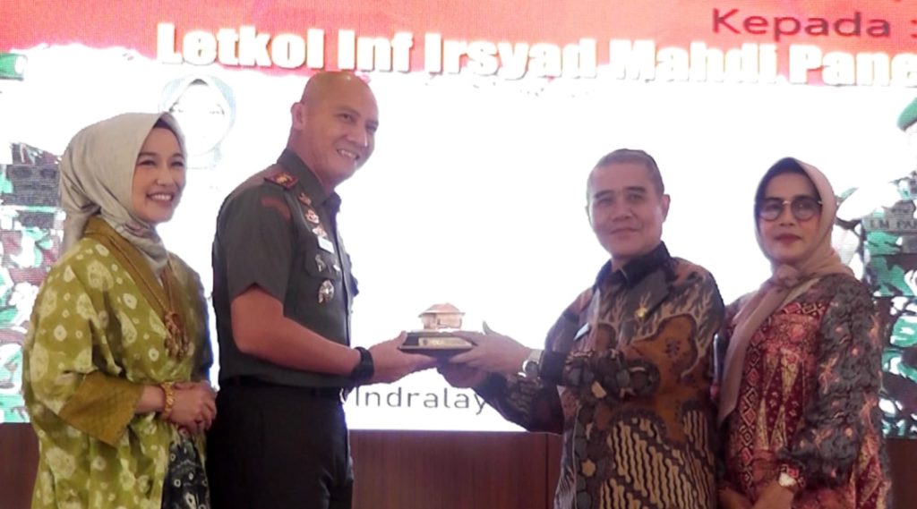 pisah-sambut-dan-silaturrahmi-komandan-kodim-dandim-0402oki-oi-wabup-ardani-berharap-selalu-menjalin-hubungan-baik-dan-membangun-kabupaten-ogan-ilir-menuju-ogan-ilir-bangkit-bersama-untuk-semua-1024x569 Wabup Ardani Berharap Selalu Menjalin Hubungan Baik