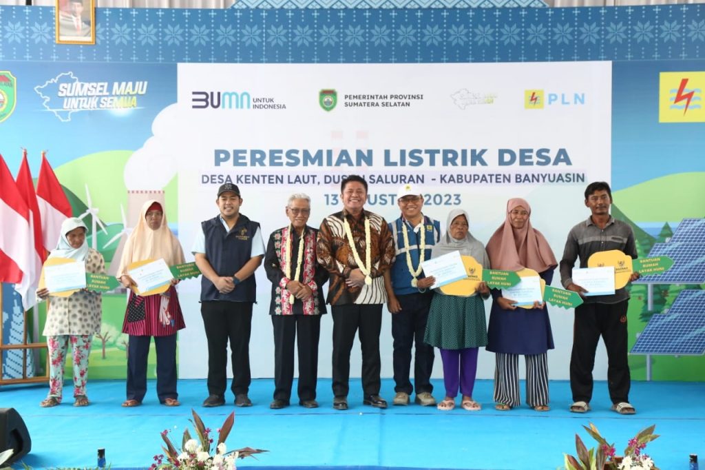 A3-2-1024x682 Gubernur Herman Deru Tepati Janji, Wujudkan Mimpi Warga Dusun Saluran yang Menantikan Listrik Sejak Hampir 50 Tahun Silam