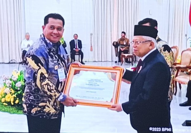 IMG-20230814-WA0043-1024x461-1 Bupati Askolani dan Wakil Bupati Slamet Kembali Hadiahkan Penghargaan Diujung Kepemimpinan