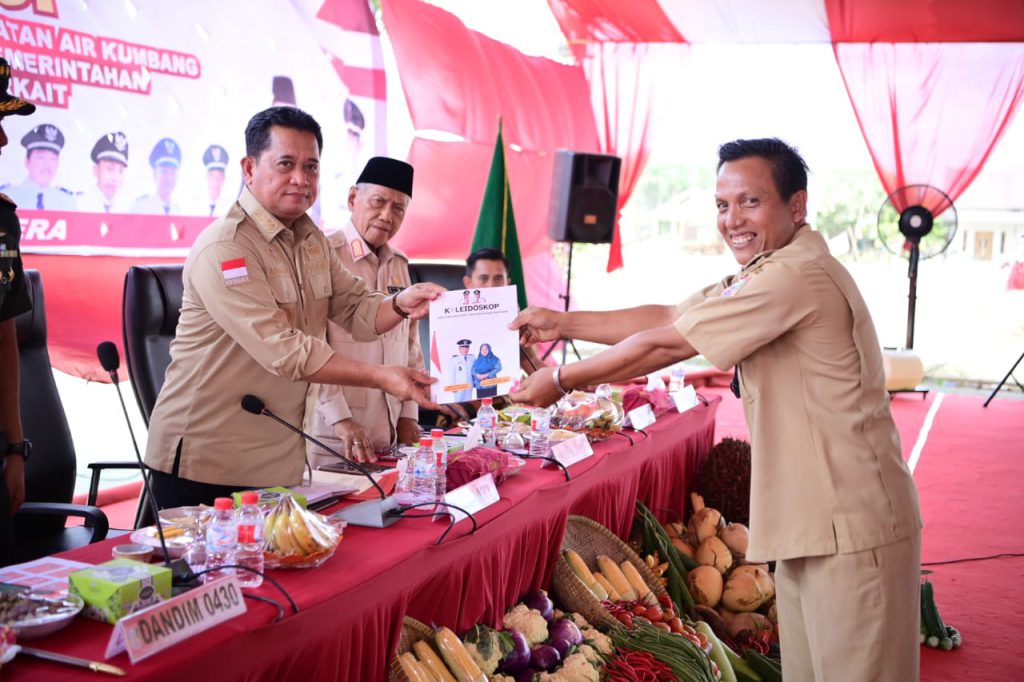 IMG-20230822-WA0022-1024x682-1 Rapat Koordinasi Tingkat Kecamatan Air Kumbang, Bupati Askolani Upayakan Pembangunan Terus Dijalankan