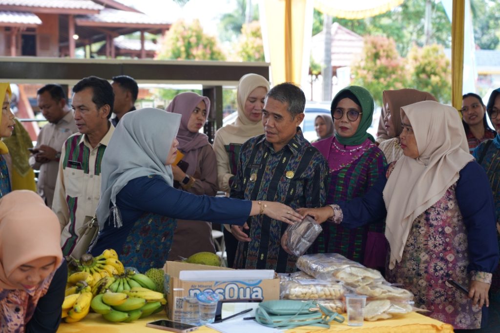 wabup-ardani-hadiri-pembukaan-festival-anjungan-dan-pekan-adat-ke-4-tahun-2023-1024x683 Wabup OI, H. Ardani Hadiri Pembukaan Festival Anjungan dan Pekan Adat ke- 4 Tahun 2023