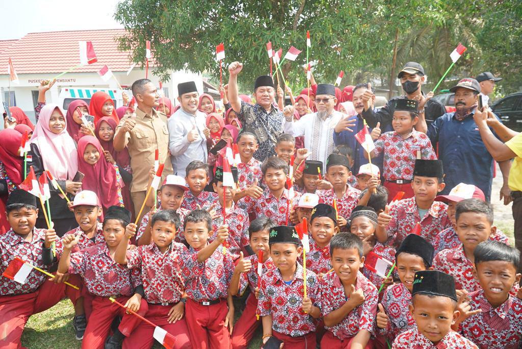 A3-3 Herman Deru Siap Fasilitasi  Keinginan Warga   Mangsang  Bangun Jaringan Listrik, Jalan dan  Gedung SMP