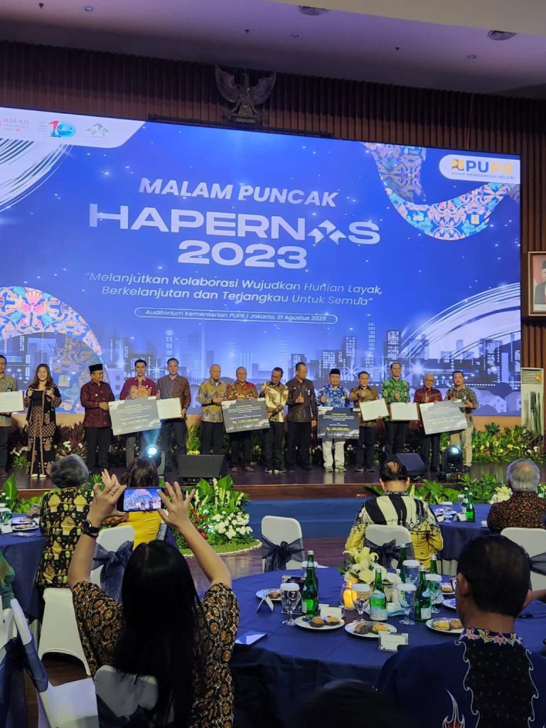 IMG-20230901-WA0049-1152x1536-1-768x1024 Luar Biasa! Dalam Satu Malam, Dua Penghargaan Sekaligus Diraih Pemkab Banyuasin