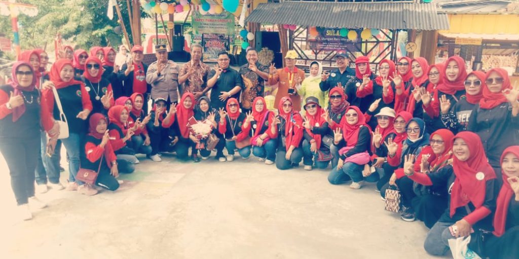 IMG-20230909-WA0054-1024x512 Penuh Kekelurgaan, Happy Family Group's Gelar Silaturahmi di Taman Bunga Wisata Baturaja