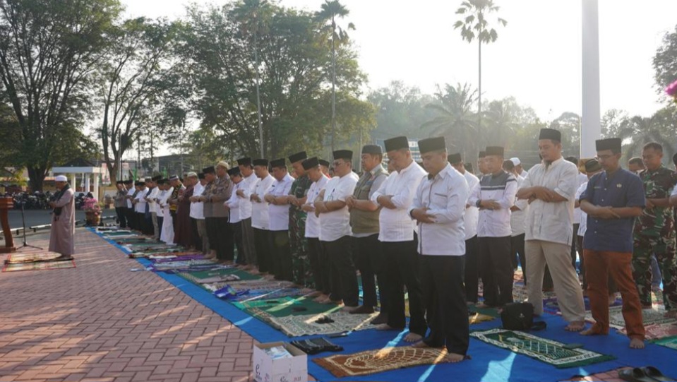 Screenshot_20230916_091012_Chrome Jajaran Pemkab Muara Enim bersama Polres & Kodim Gelar Shalat Istisqa Berjamaah