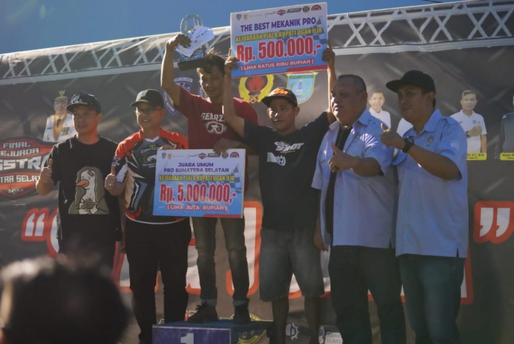 sekda-muhsin-menutup-secara-resmi-grasstrack-piala-bupati-tahun-2023-1024x685 Grasstrack Piala Bupati Tahun 2023 Resmi Ditutup