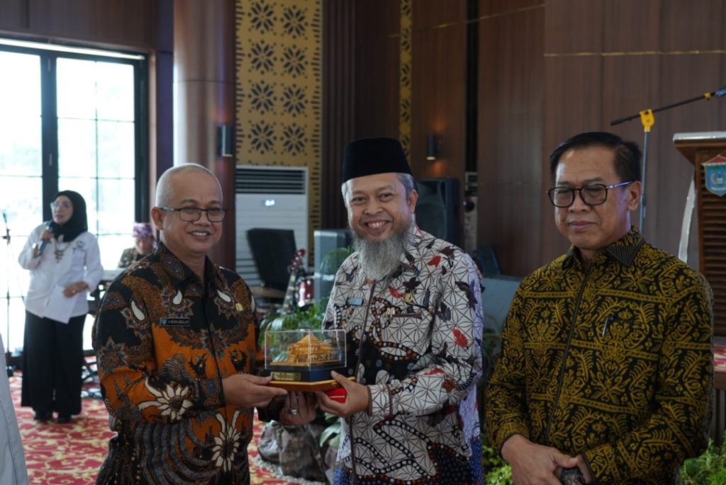 sekda-oi-membuka-rapat-koordinasi-komisariat-wilayah-forum-sekretaris-daerah-seluruh-indonesia-sumsel-2023-1024x685 Sekda OI Buka Rakor Komisariat Wilayah Forum Sekretaris Daerah Seluruh Indonesia Sumsel 2023