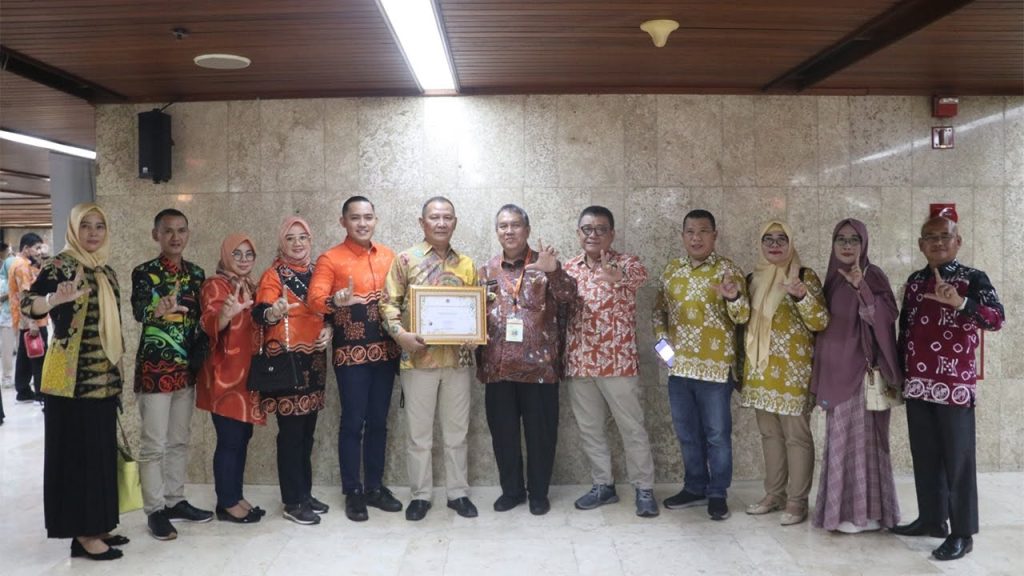 1ab616067d78def204215dbf6728d4f0-1024x576 Wow, Muara Enim Raih 3 Penghargaan Proklim Sekaligus