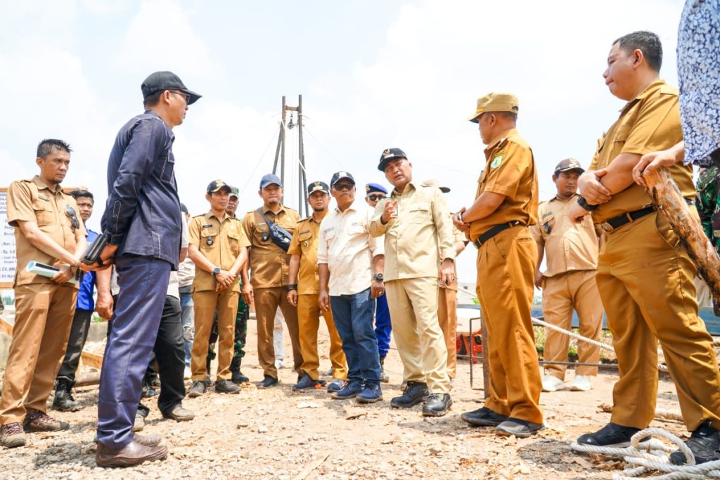 IMG-20231010-WA0018-1024x683 Pj Bupati Apriyadi Bangun Jembatan Hingga Perbaiki 36 Kilometer Jalan di Lalan